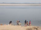 Codzienno Gangesu: pranie ubra w rzece
