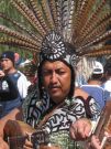 Barwne azteckie pióropusze