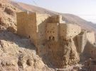 Klasztor Deir Mar Musa od strony zachodniej