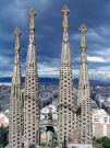 Wieyce Sagrada Familia - najbardziej niezwyklej budowli sakralnej w Europie. Dzieo ycia Gaudiego.