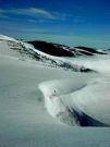 Śnieżno - lodowe szczeliny i zapadliska w lodowcu Jostedal