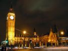 Wiea zegarowa Big Ben i Parlament po zmierzchu